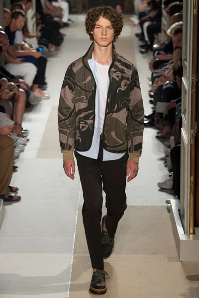 Look 31
